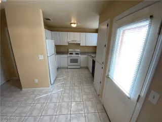 Photo #3: 2655735 Listing