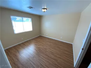Photo #6: 2655735 Listing