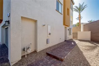 Photo #1: 2655745 Listing