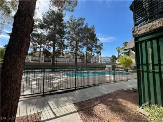 Photo #3: 2655760 Listing 