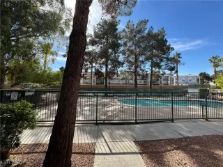 Photo #4: 2655760 Listing 