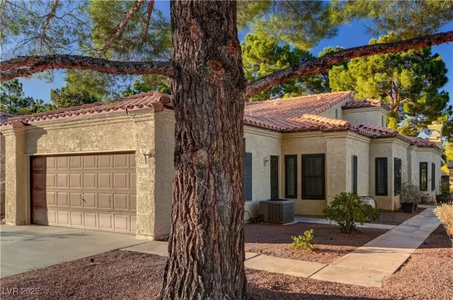 MLS: 2655766 Condo For Sale