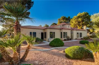 Photo #3: 2655766 Listing