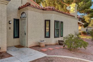 Photo #4: 2655766 Listing