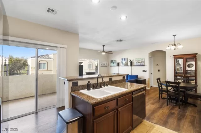 MLS: 2655824 Condo For Sale