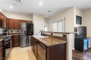 Photo #1: 2655824 Listing