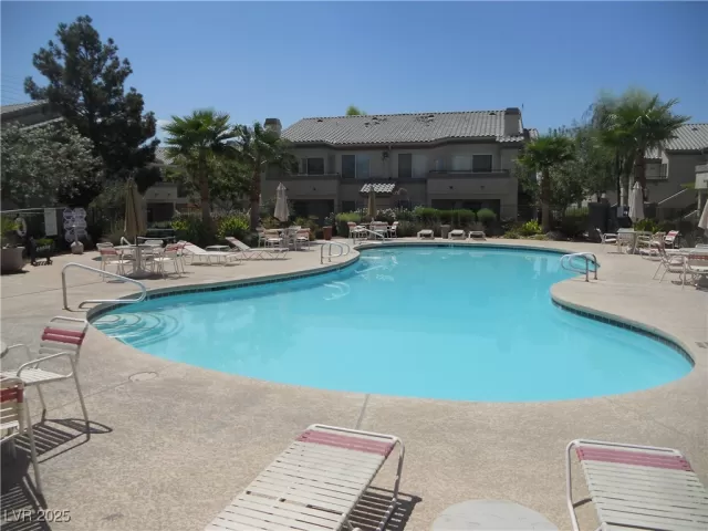 MLS: 2655850 Condo For Sale