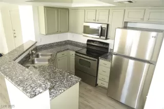 Photo #3: 2655880 Listing 