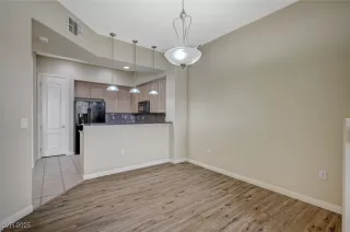 Photo #4: 2655888 Listing