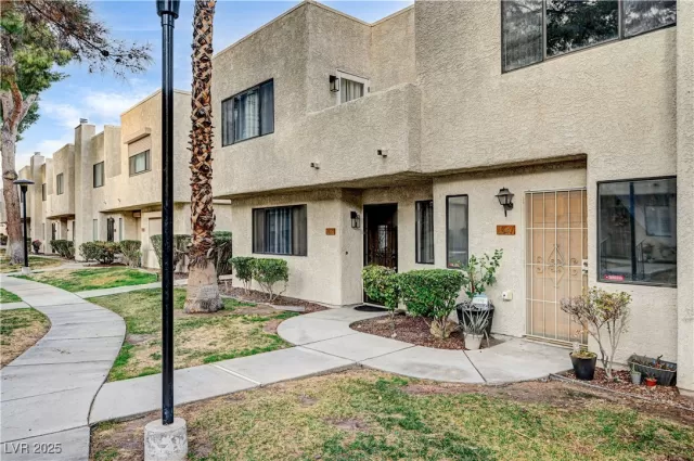 MLS: 2655906 Condo For Sale