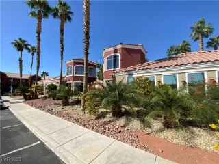 Photo #3: 2655909 Listing 