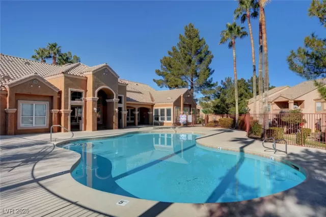 MLS: 2655914 Condo For Sale