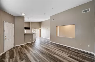 Photo #3: 2655942 Listing 