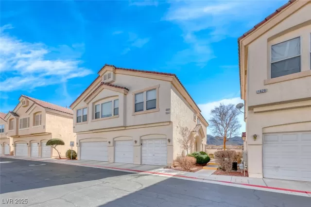 MLS: 2655954 Condo For Sale