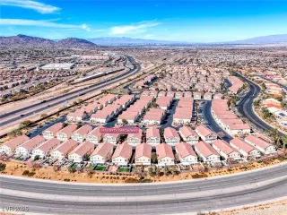 Photo #5: 2655954 Listing