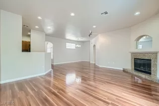 Photo #6: 2656001 Listing