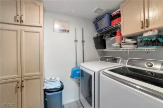 Photo #6: 2656049 Listing