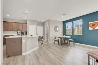 Photo #5: 2656135 Listing