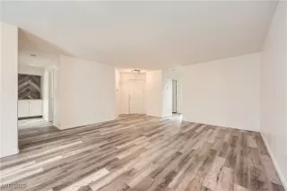 Photo #1: 2656143 Listing