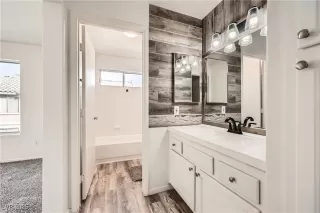 Photo #5: 2656143 Listing