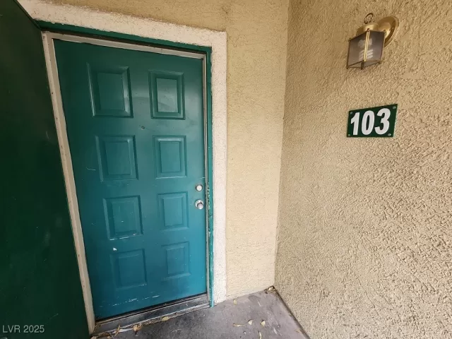 MLS: 2656147 Condo For Sale