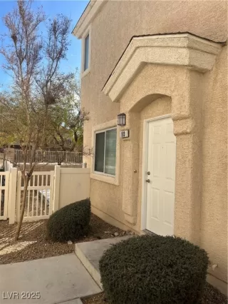 Photo #2: 2656154 Listing