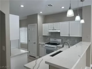 Photo #6: 2656154 Listing