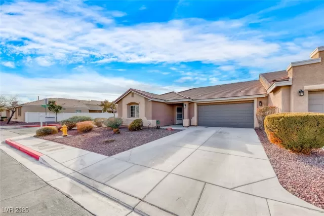 MLS: 2656185 Condo For Sale