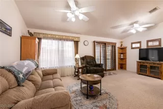 Photo #4: 2656194 Listing