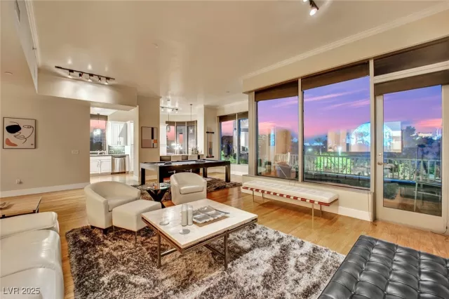 MLS: 2656226 Condo For Sale