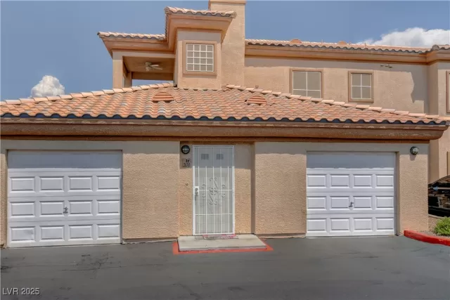 MLS: 2656259 Condo For Sale