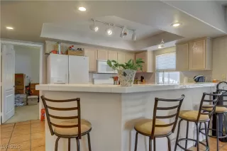 Photo #3: 2656259 Listing 