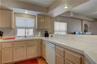 Photo #4: 2656259 Listing 