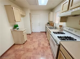 Photo #2: 2656315 Listing 