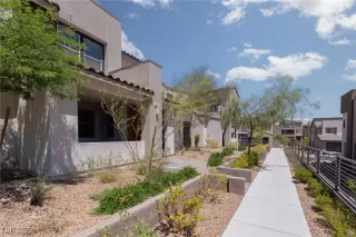 Photo #2: 2656323 Listing 