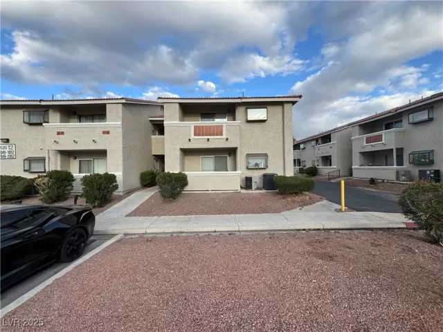 MLS: 2656325 Condo For Sale