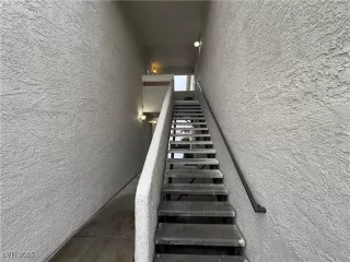 Photo #2: 2656325 Listing 