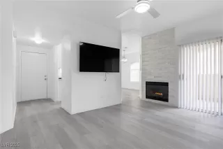 Photo #4: 2656332 Listing