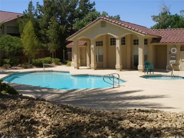 MLS: 2656334 Condo For Sale