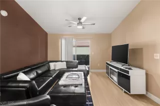 Photo #3: 2656341 Listing