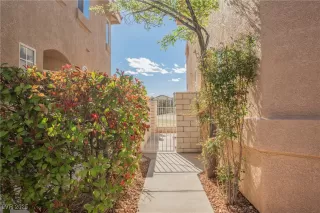 Photo #2: 2656343 Listing 