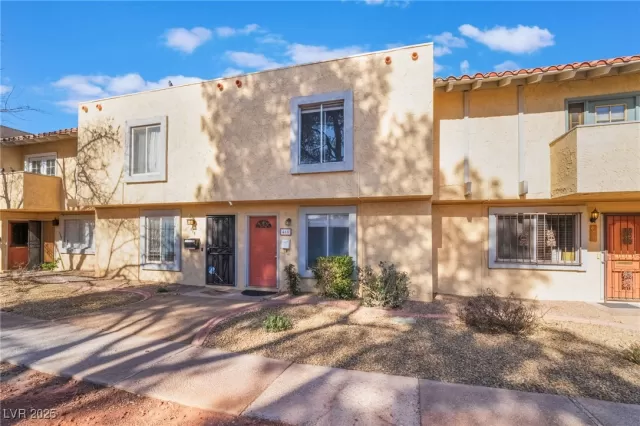 MLS: 2656354 Condo For Sale