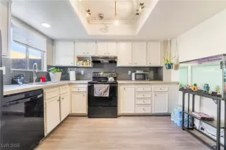 Photo #3: 2656354 Listing 