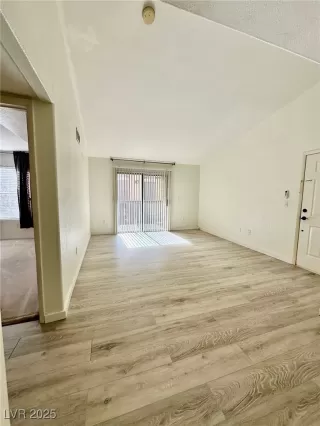 Photo #6: 2656368 Listing 