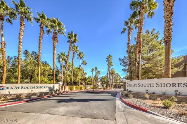 MLS: 2656417 Condo For Sale