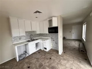 Photo #4: 2656423 Listing