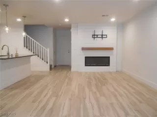 Photo #2: 2656424 Listing 