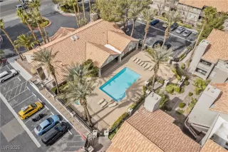 Photo #4: 2656431 Listing