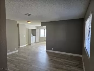 Photo #3: 2656434 Listing 