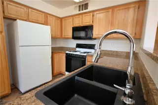 Photo #4: 2656435 Listing